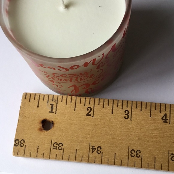 Michel Design Works Joy To The World Soy Candle - Picture 11 of 12